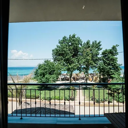 Limna Resort *